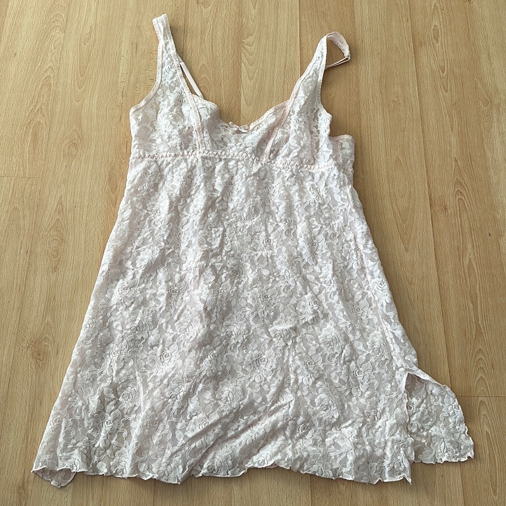 Pale pink Hanky Panky lace chemise medium